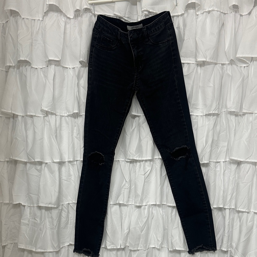 Refuge Women's Black Distressed Jeans